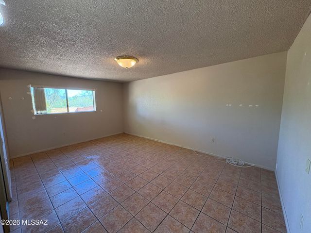 632 N Avenida Tortuga, Green Valley, AZ 85614