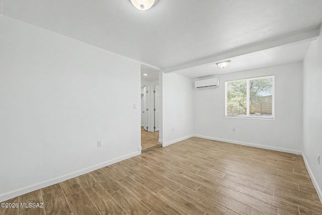 325 W District Street, Tucson, AZ 85714