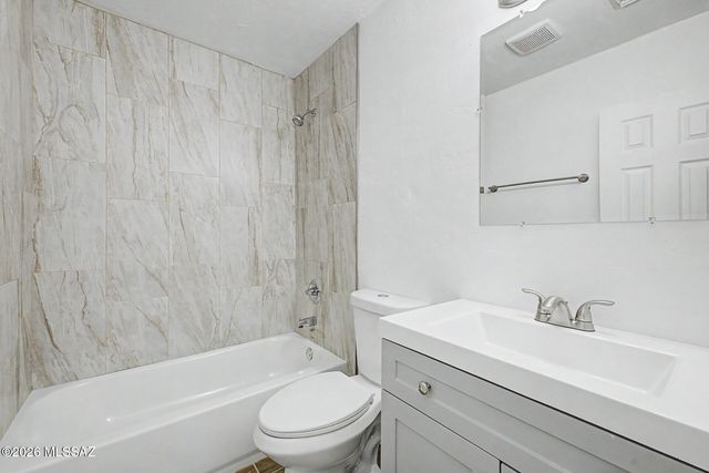 325 W District Street, Tucson, AZ 85714