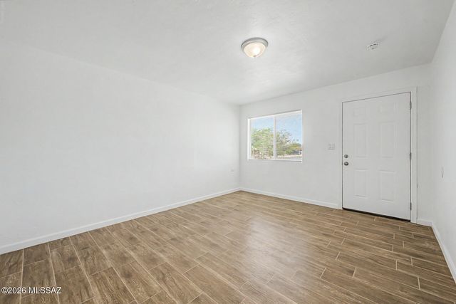 325 W District Street, Tucson, AZ 85714