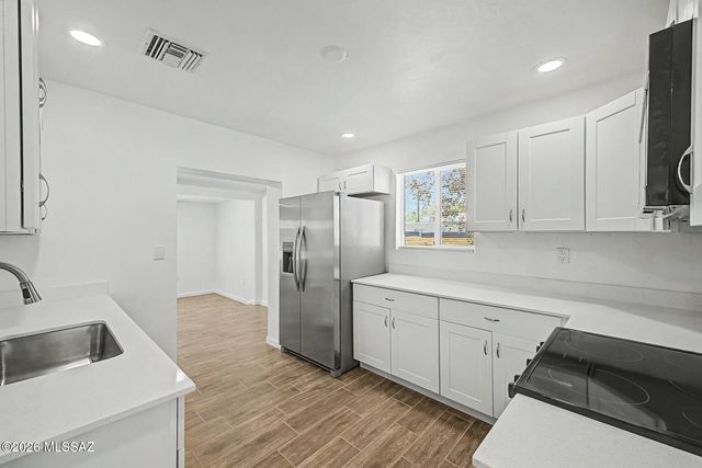 325 W District Street, Tucson, AZ 85714