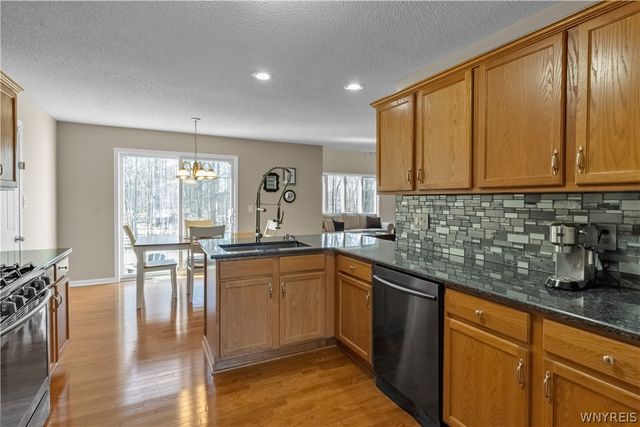 6464 White Oak, Hamburg, NY 14085