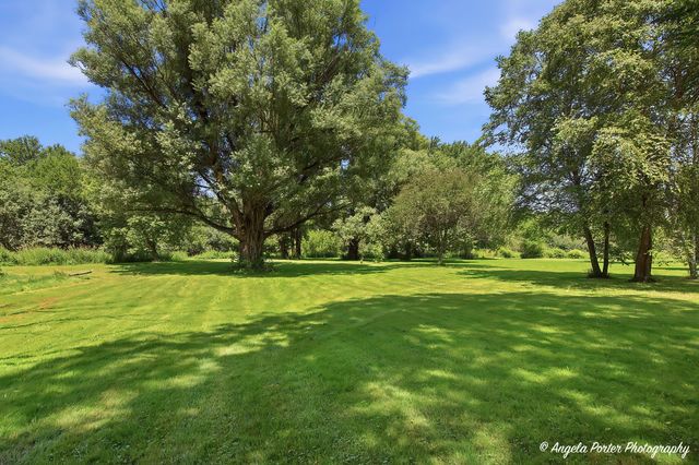 5124 Bonnie Brae Road, Richmond, IL 60071