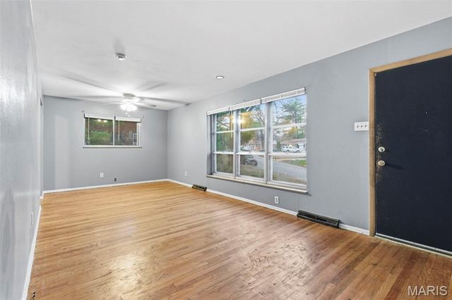 8784 Darnell Place, Jennings, MO 63136