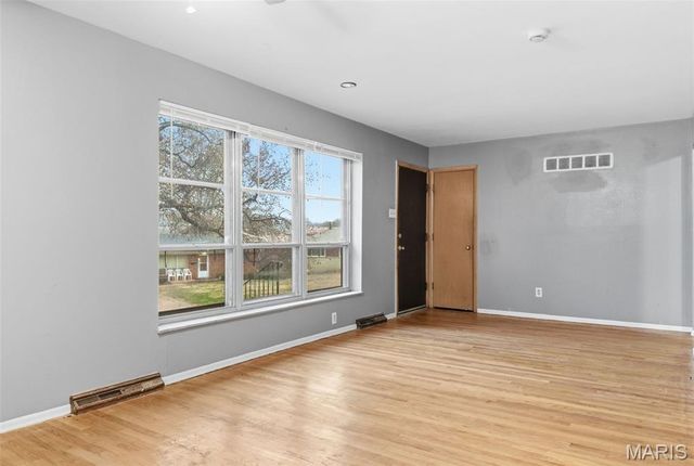 8784 Darnell Place, Jennings, MO 63136