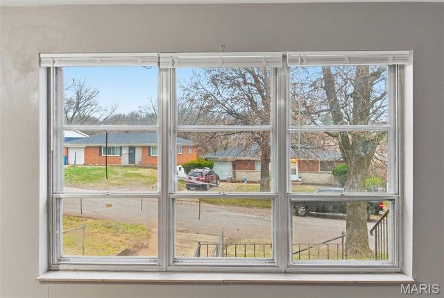 8784 Darnell Place, Jennings, MO 63136