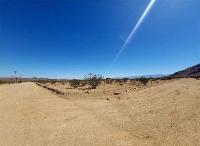 800 Chrysolite, Lucerne Valley, CA 92356