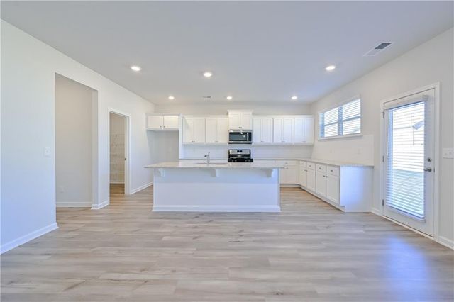 303 Eleanora Crossing, Loganville, GA 30052