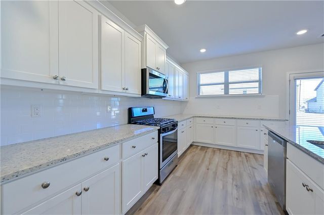 303 Eleanora Crossing, Loganville, GA 30052