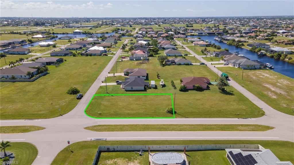 1054 NW 33rd PL, CAPE CORAL, FL 33993 — photo 4