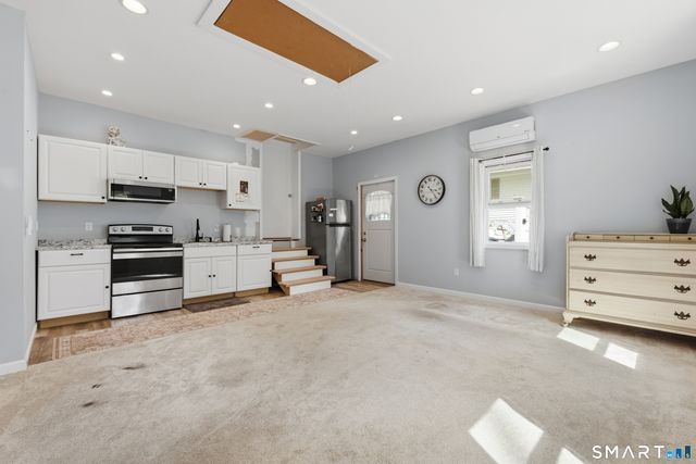 24 Postman Highway, North Haven, CT 06473