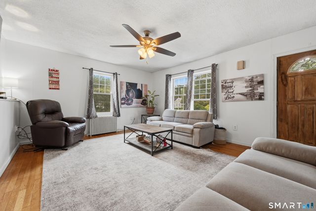 24 Postman Highway, North Haven, CT 06473