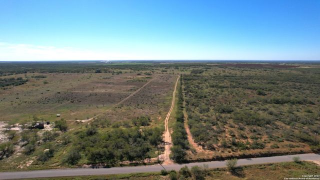 1913 County Road 3000, Pearsall, TX 78061