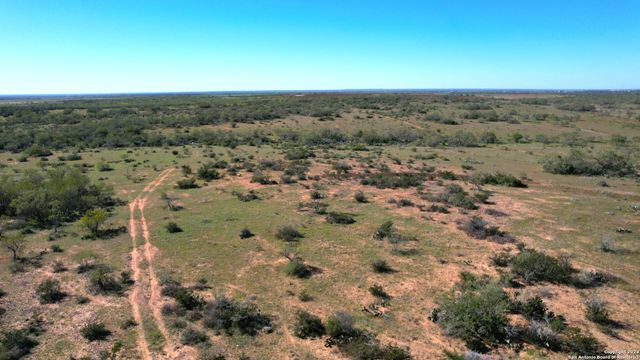 1913 County Road 3000, Pearsall, TX 78061
