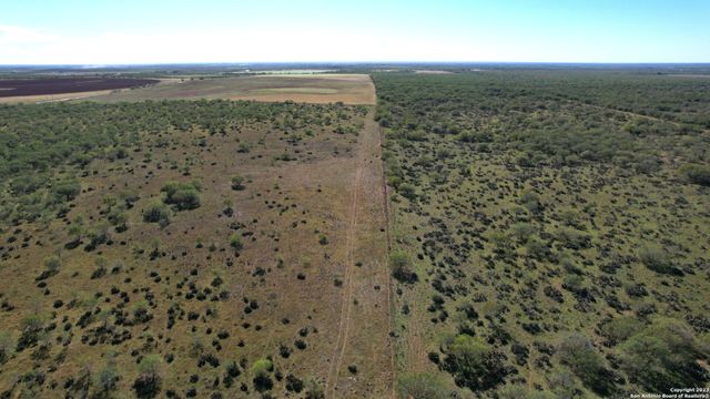 1913 County Road 3000, Pearsall, TX 78061