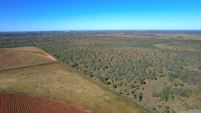 1913 County Road 3000, Pearsall, TX 78061