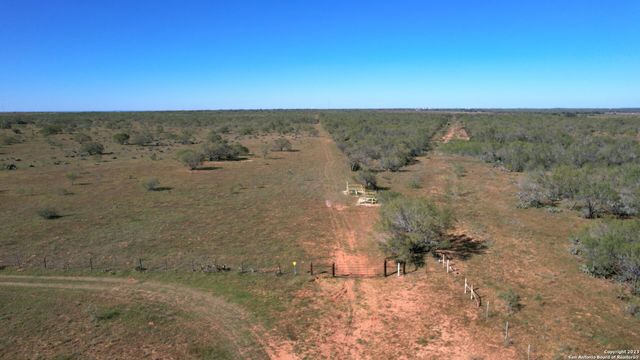 1913 County Road 3000, Pearsall, TX 78061