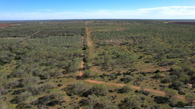 1913 County Road 3000, Pearsall, TX 78061