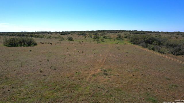 1913 County Road 3000, Pearsall, TX 78061