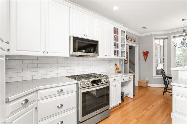 7600 Pond Court, Kernersville, NC 27284