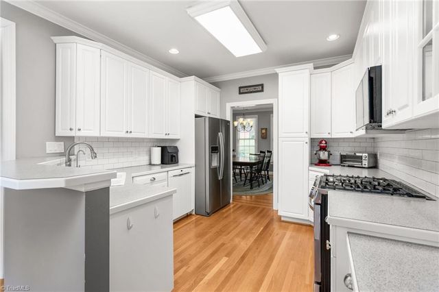 7600 Pond Court, Kernersville, NC 27284