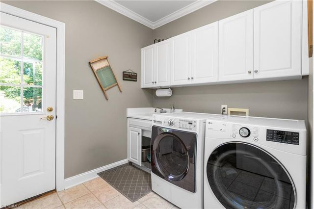 7600 Pond Court, Kernersville, NC 27284