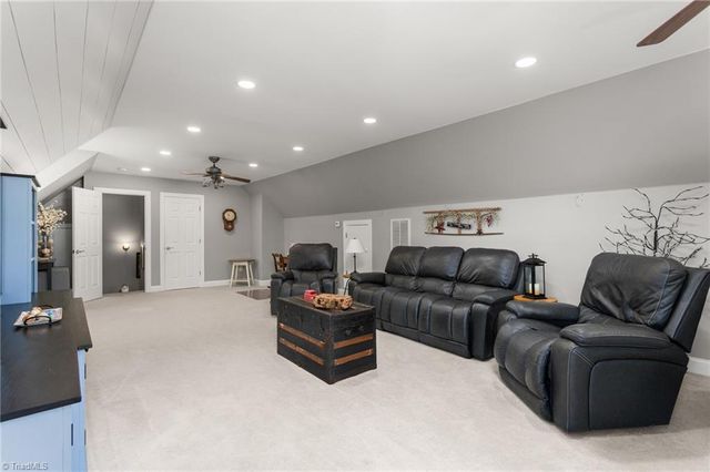 7600 Pond Court, Kernersville, NC 27284