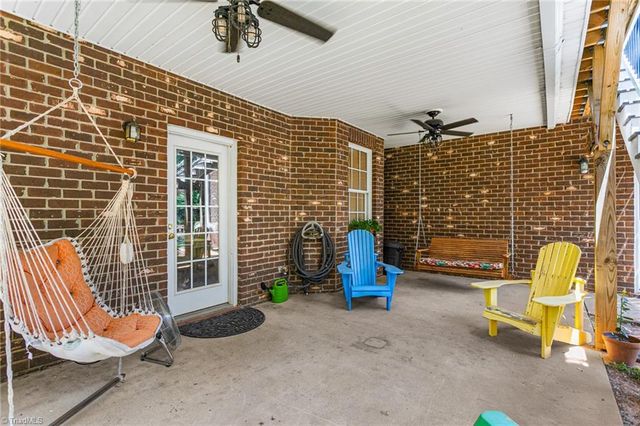 7600 Pond Court, Kernersville, NC 27284
