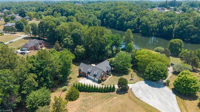 7600 Pond Court, Kernersville, NC 27284