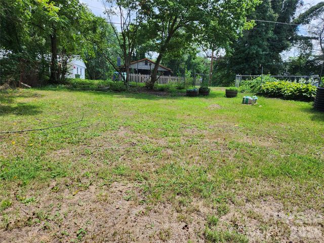 198 Fayetteville Street 83, Asheville, NC 28806