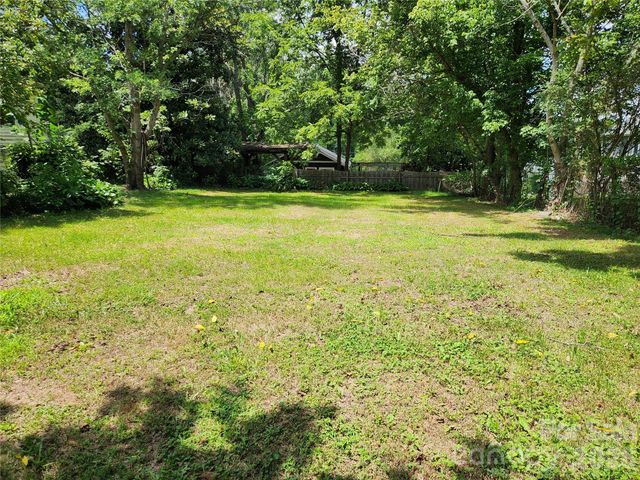 198 Fayetteville Street 83, Asheville, NC 28806