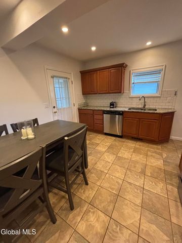 165 Lake Avenue 2, Saratoga Springs, NY 12866