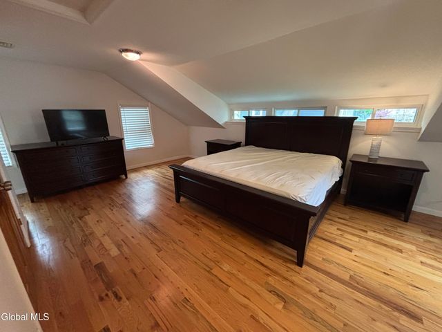 165 Lake Avenue 2, Saratoga Springs, NY 12866