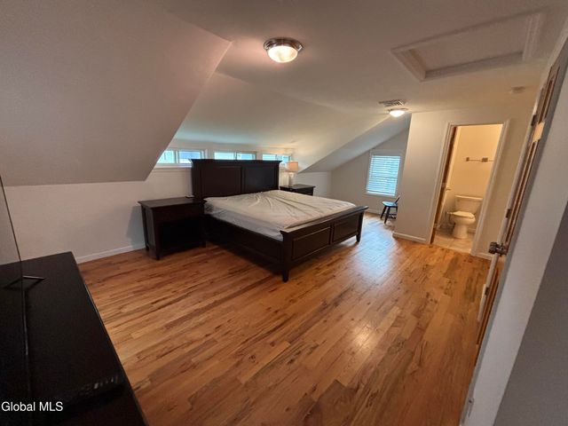 165 Lake Avenue 2, Saratoga Springs, NY 12866
