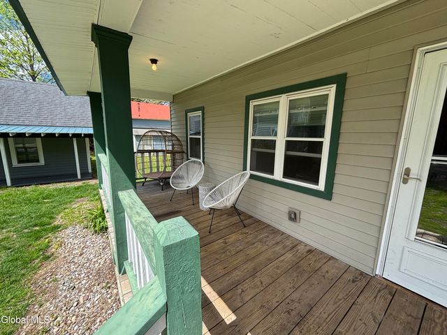 165 Lake Avenue 2, Saratoga Springs, NY 12866