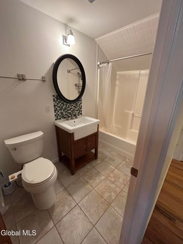 165 Lake Avenue 2, Saratoga Springs, NY 12866