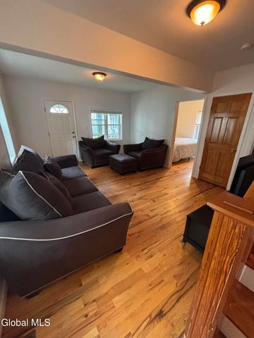 165 Lake Avenue 2, Saratoga Springs, NY 12866