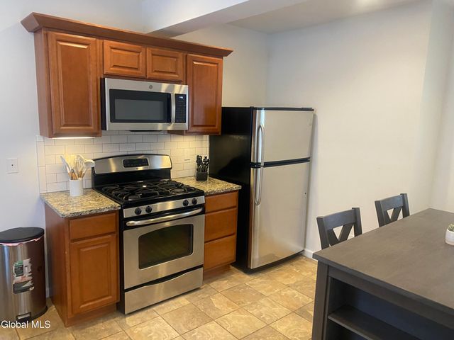 165 Lake Avenue 2, Saratoga Springs, NY 12866