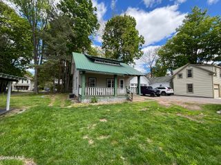 165 Lake Avenue 2, Saratoga Springs, NY 12866