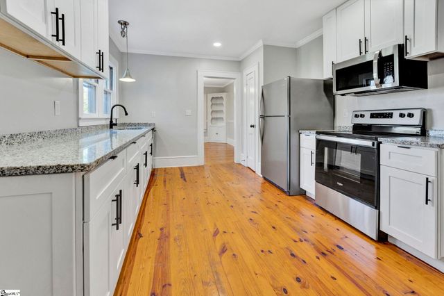 108 Irby Avenue, Laurens, SC 29360