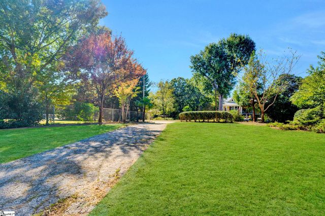 108 Irby Avenue, Laurens, SC 29360