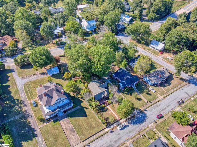 108 Irby Avenue, Laurens, SC 29360