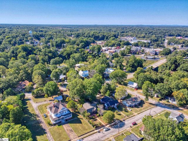 108 Irby Avenue, Laurens, SC 29360