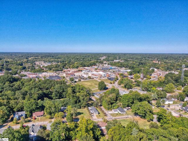 108 Irby Avenue, Laurens, SC 29360