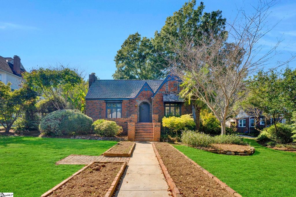 108 Irby Avenue, Laurens, SC 29360