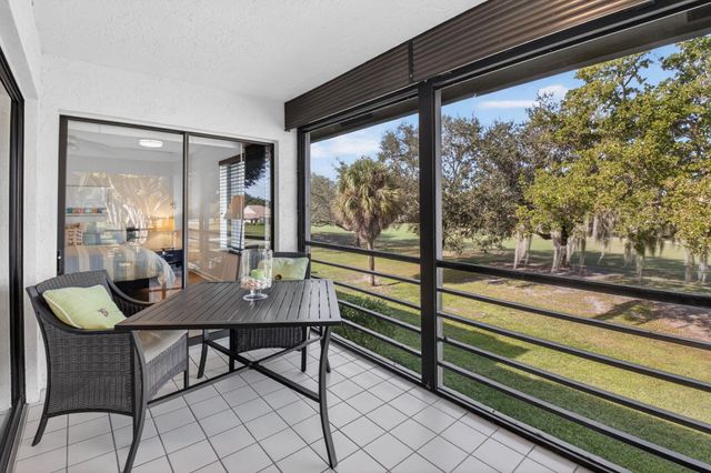 5673 Fairway Park Drive 202, Boynton Beach, FL 33437