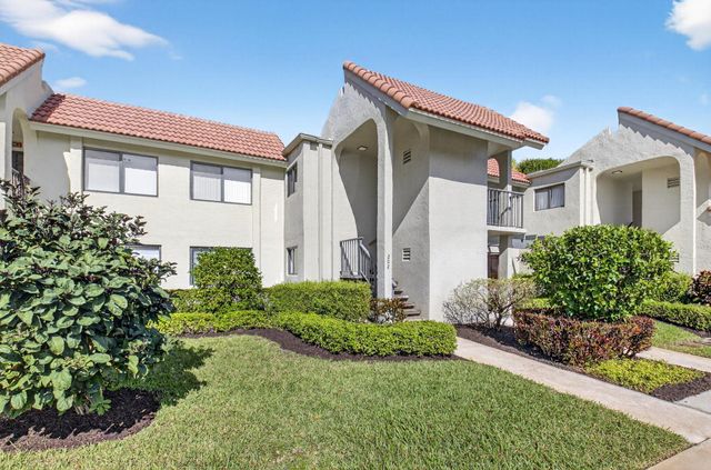 5673 Fairway Park Drive 202, Boynton Beach, FL 33437