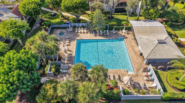 5673 Fairway Park Drive 202, Boynton Beach, FL 33437