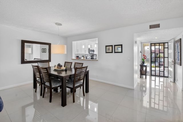 5673 Fairway Park Drive 202, Boynton Beach, FL 33437