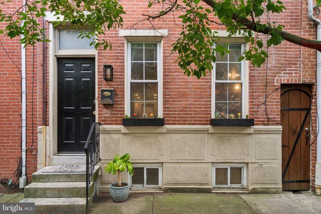 1124 CHRISTIAN ST, Philadelphia, PA 19147